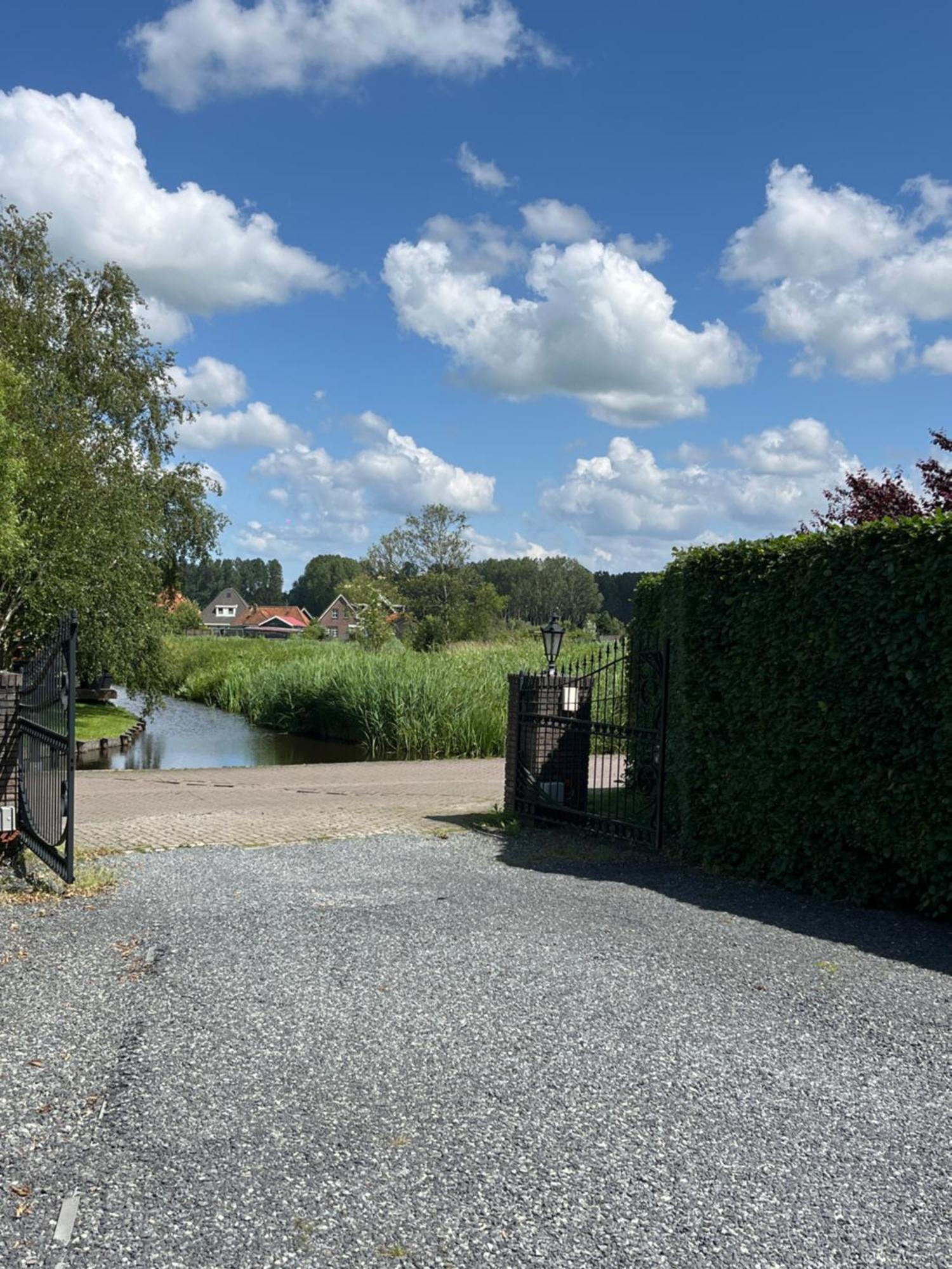 Villa Amsterdam The Stables Oostzaan Exterior foto